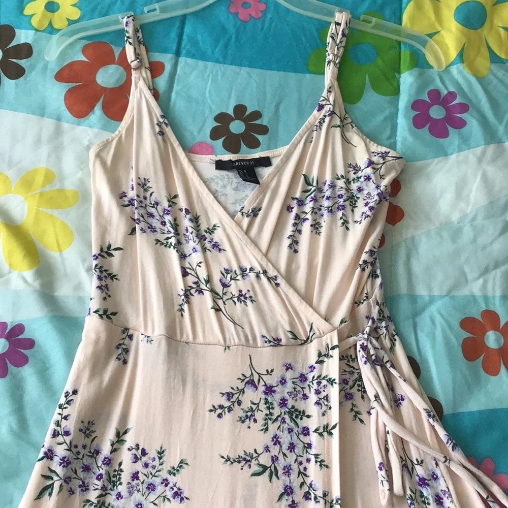 A Forever 21 sleeveless long floral dress. - Picture 1 of 5